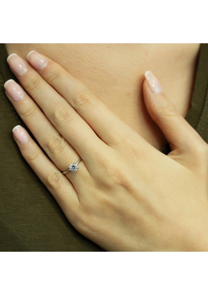 Lova G Renk 0,50 Karat Pırlanta Tektaş Yüzük 1030068 fırsatları