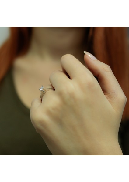 Lova F-VS1 0,25 Karat Pırlanta Tektaş Yüzük 1050008 modelleri