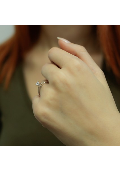 Lova F Renk 0,25 Karat Pırlanta Tektaş Yüzük 1020109