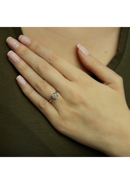 Lova D Renk 0,43 Karat Pırlanta Tektaş Yüzük 1070004 fırsatları