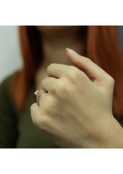 Lova G Renk 0,29 Karat Pırlanta Tektaş Yüzük 1050031 modelleri