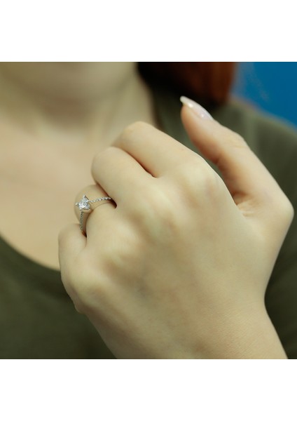 Lova Toplam 0,40 Karat Pırlanta Tektaş Yüzük 1020134
