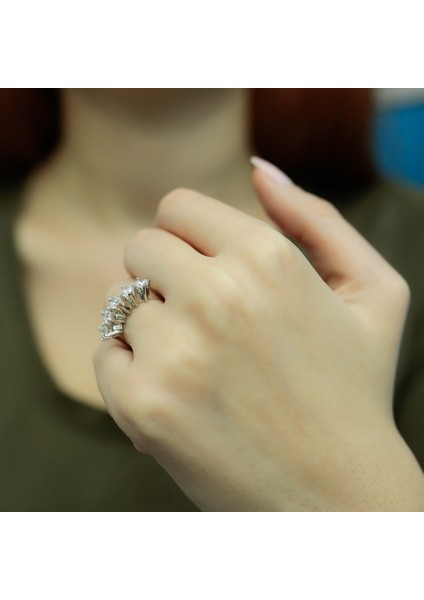 Lova E Renk 1,40 Karat Pırlanta Beştaş Yüzük 1010073 modelleri