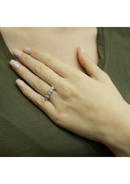 Lova 0,65 Karat Pırlanta Beştaş Yüzük 1050187 fırsatları