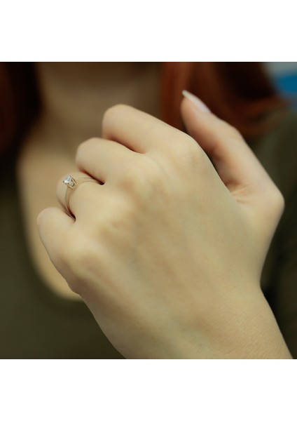 Lova 0,22 Karat Pırlanta Tektaş Yüzük 1010043