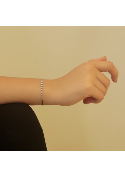 Lova 0,70 Karat Pırlanta Su Yolu Bileklik 4070014 fiyatları