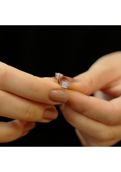 Lova 0,64 Karat Pırlanta Tektaş Küpe 3040010