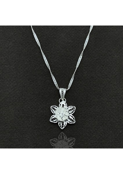 Çiçek Model El İşçiliği Telkari Gümüş Kadın Kolye