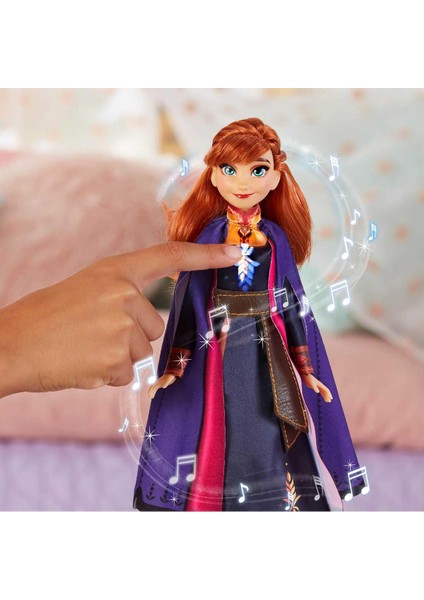 Hasbro Frozen 2: Şarkı Söyleyen Anna