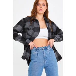 Tarz Cool Antrasit Kadın Slim Fit Düğmeli Yaka Çift Cepli Oduncu Ekose Gömlek