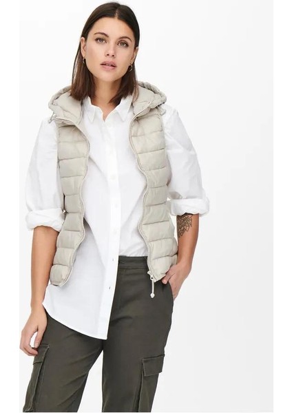 Markasız Only 15205760 Kapsonlu 2 Cep Sısme Yelek Krem-Xs