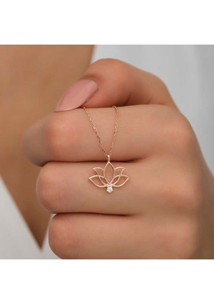Gümüş Lotus Çiçeği Kadın Kolye