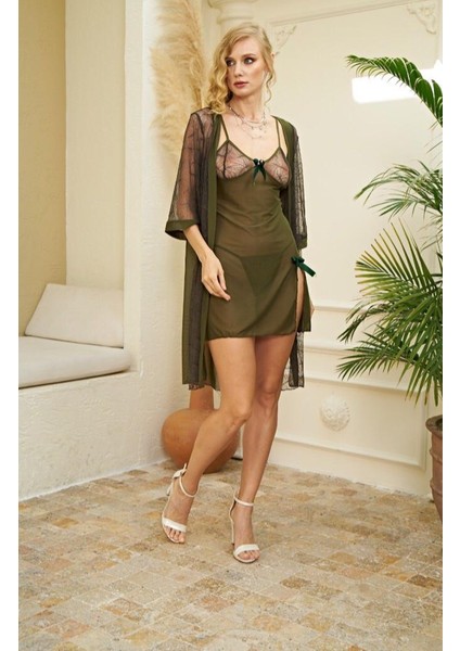 Izabel Kadın Yırtmaçlı Dekolte Yaka Tül Dantel Detaylı Üçlü Set Fantezi Gecelik Takımı Haki Renk