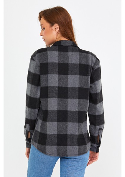 Antrasit Kadın Slim Fit Düğmeli Yaka Çift Cepli Oduncu Ekose Gömlek fırsatları