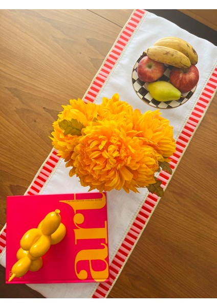 Pembe Damalı Nakış Işlemeli Dekoratif Candy Runner