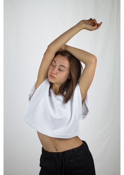 Beyaz Basic Kolsuz Crop Sweatshirt indirimleri