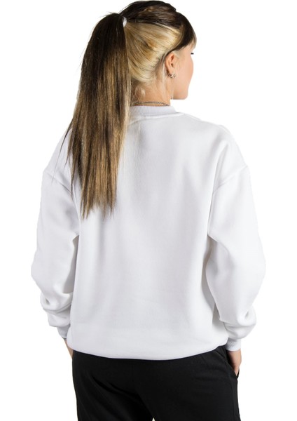 Kadın Beyaz Oversize Üç Iplik Şardonlu Bisiklet Yaka Sweatshirt 22K-5200177-5