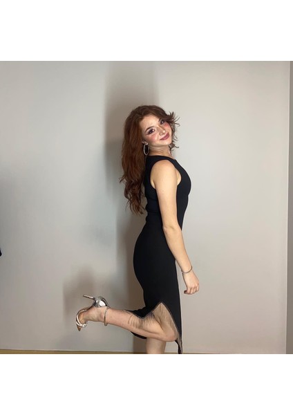 Zincir Detaylı Elbise