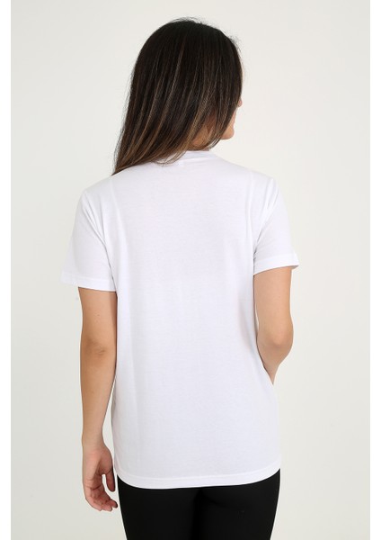 Kadın Beyaz T-Shirt. Regular Fit (Normal) Kalıp, Basic Model indirimleri