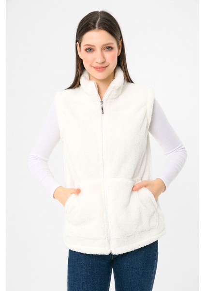 Kadın Ekru Dik Yaka Fermuarlı Peluş Yelek