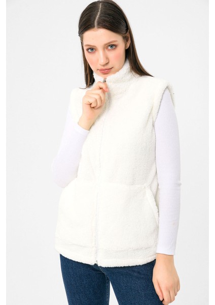 Kadın Ekru Dik Yaka Fermuarlı Peluş Yelek fırsatları