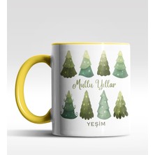 Hediye Zengini Kişiye Özel Mutlu Yıllar Çam Ağacı Tasarımlı Sarı Kupa