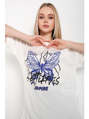 Trendseninle Kadın Butterflies Inspire Baskılı T-Shirt