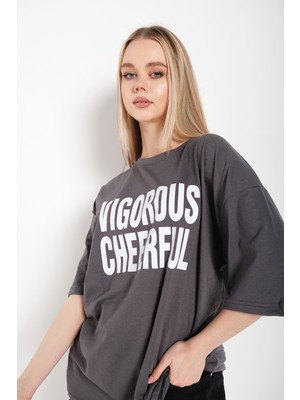 Trendseninle Kadın Oversize Vigorous Cheerful Baskılı T-Shirt