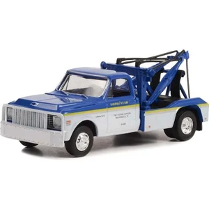 1/64 1972 Chevrolet C-30 Dually Wrecker