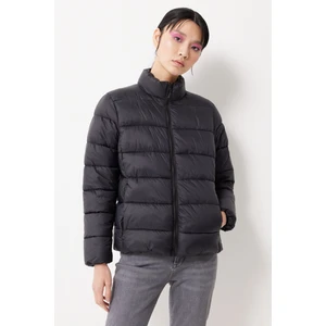 Regular Fit Normal Kesim Dik Yaka Bej Şişme Mont
