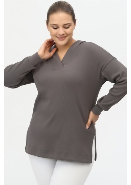 Yakası Patlı ve Yırtmaçlı Kaşkorse Sweat-Gri fırsatları