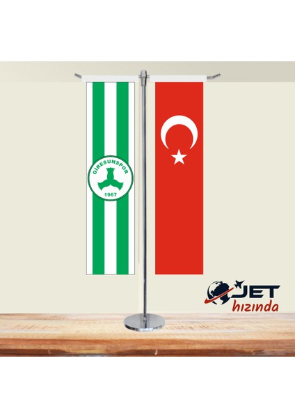 Jethızında Giresun Spor ve Türk Bayrağı 2'li T Masa Bayrağı Takımı