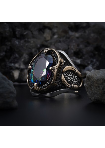 925 Ayar Gümüş Erkek Yüzük Mistik Topaz Taşı Parlak Gökkuşağı Kılıç Motifli fiyatları