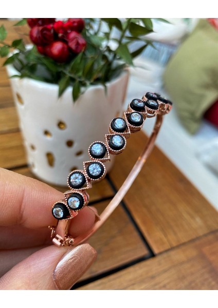 Kadın Gümüş Elmas Montür Görünümlü Bileklik