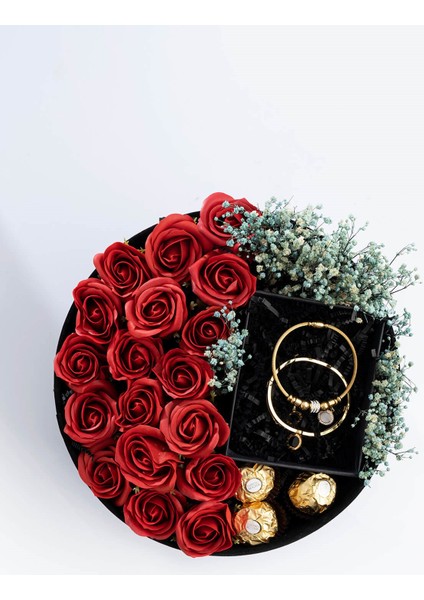 Round Bıg Red Rose And Bracele