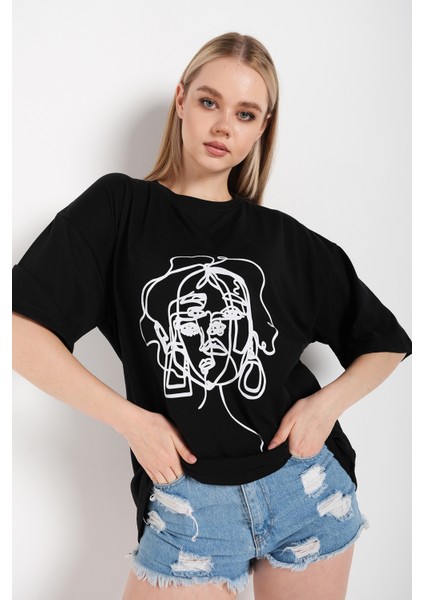 Kadın Çizgili Figür Oversize T-Shirt fiyatları