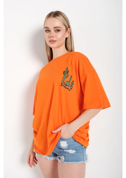 Kadın Oversize Kaktüs Baskılı T-Shirt Tişört