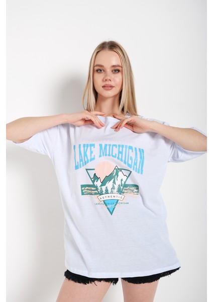 Kadın Lake Mıchıgan Baskılı Oversize Tişört fiyatları
