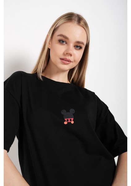 Kadın Sırt Baskılı Mickey Mouse T-Shirt fırsatları