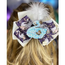 Queen Aksesuar Özel Tasarım Lüks Parlak Pul Simli Tüylü Beyaz Kuğu Fiyonk Otomatik Klipsli Toka