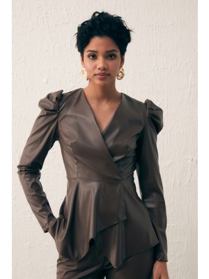 Sateen Kruvaze Deri Bluz - Koyu Kahve