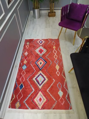 Kaymaz Tabanlı Yıkanabilir Kırmızı Kilim Desenli Dokuma Taban Halı