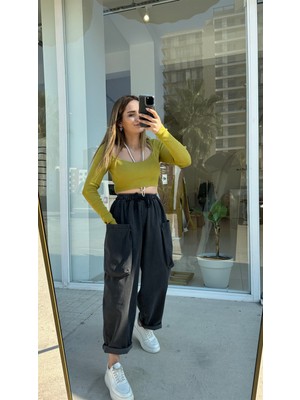 Pelin Yıldız Butik Geniş Yaka Detaylı Uzun Kol Crop Triko Body-Yeşil