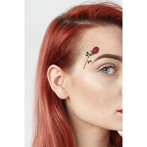 Gerçekçi Kırmızı Gül Dövmesi