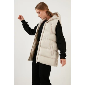 Kapüşonlu Cepli Regular Fit Şişme Yelek Bayan Yelek 64789677
