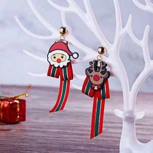 Queen Aksesuar Yeni Yıl Yılbaşı Özel Gümüş Sarkıt Kurdele Sevimli Geyik Noel Baba Fiyonklu Küpe