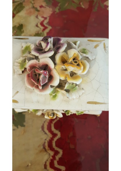 Antikakapitemonte Seramik Kutu