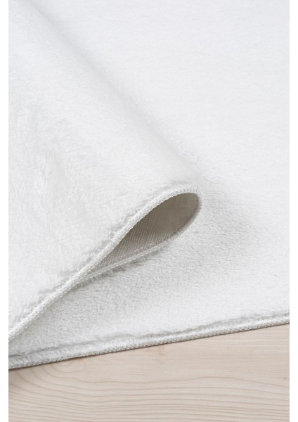 Oval Comfort Puffy Overloklu Peluş Yolluk Beyaz fiyatları