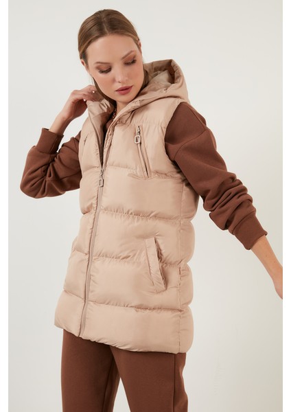 Kapüşonlu Cepli Regular Fit Şişme Yelek Bayan Yelek 64789677