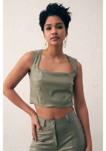 Kare Yaka Deri Crop Bluz - Çağla Yeşili modelleri